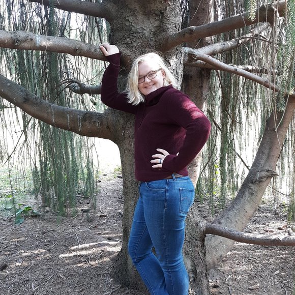 Meet your Posher, Sarah - Picture 2 of 3